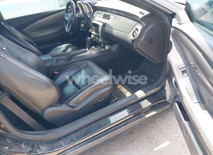 Photo 5 of 2014 Chevrolet Camaro 2LT (VIN 2G1FC1E38E9233687)