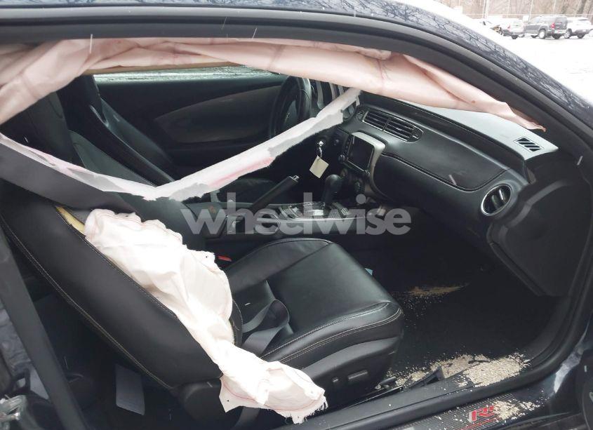 Photo 5 of 2014 Chevrolet Camaro 2LT (VIN 2G1FC1E39E9154884)