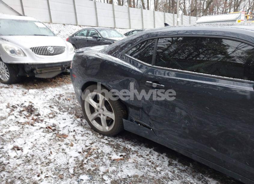 Photo 6 of 2014 Chevrolet Camaro 2LT (VIN 2G1FC1E39E9154884)