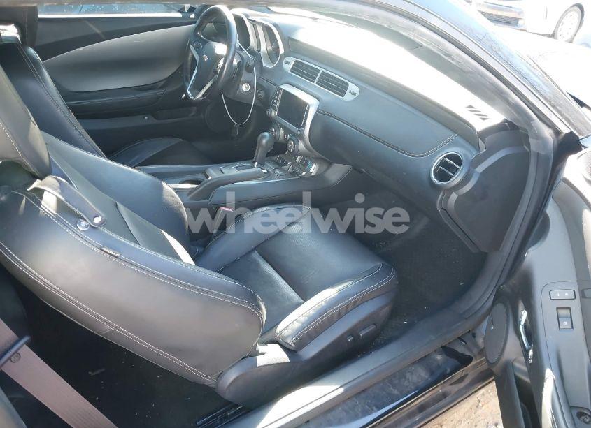 Photo 5 of 2014 Chevrolet Camaro 2LT (VIN 2G1FC1E39E9317517)