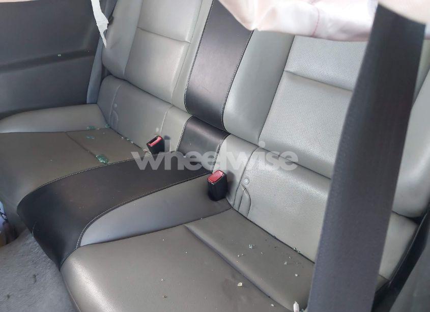 Photo 8 of 2011 Chevrolet Camaro 2LT (VIN 2G1FC1ED0B9111815)