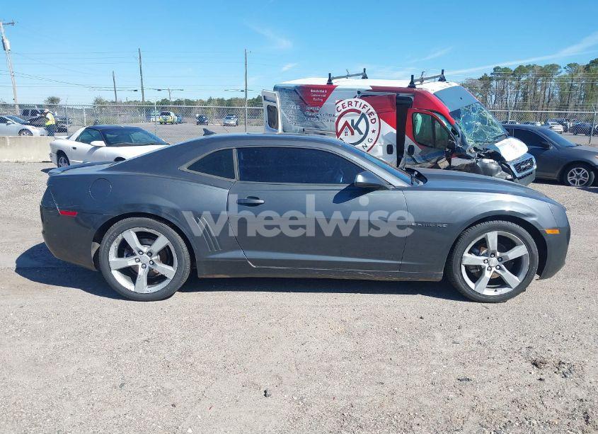 Photo 13 of 2011 Chevrolet Camaro 2LT (VIN 2G1FC1ED0B9142403)