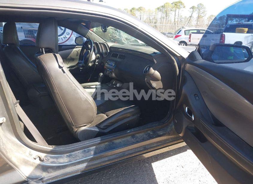 Photo 5 of 2011 Chevrolet Camaro 2LT (VIN 2G1FC1ED0B9142403)