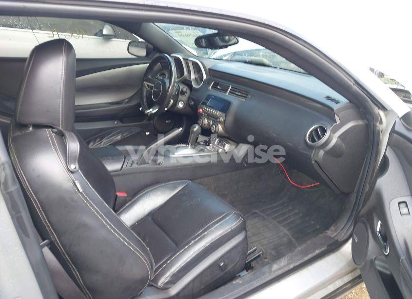 Photo 5 of 2011 Chevrolet Camaro 2LT (VIN 2G1FC1ED1B9112942)