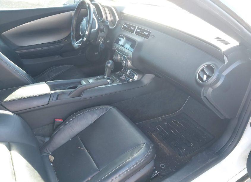 Photo 5 of 2011 Chevrolet Camaro 2LT (VIN 2G1FC1ED1B9152941)