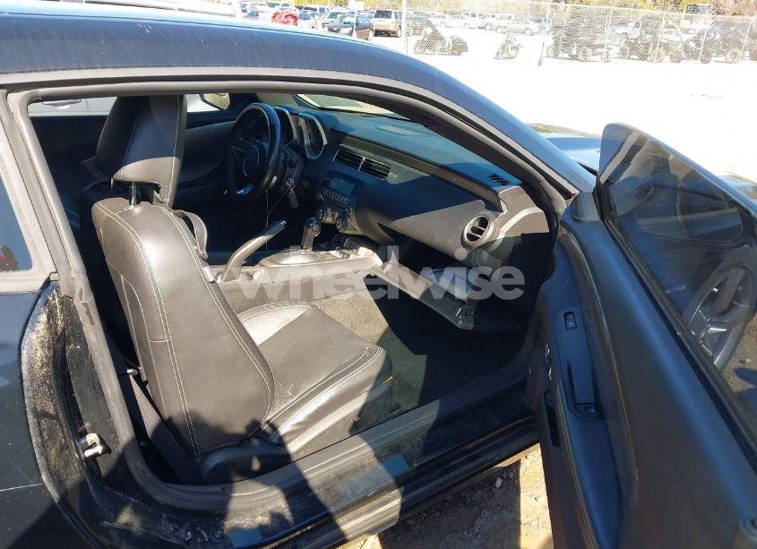 Photo 5 of 2011 Chevrolet Camaro 2LT (VIN 2G1FC1ED3B9165948)