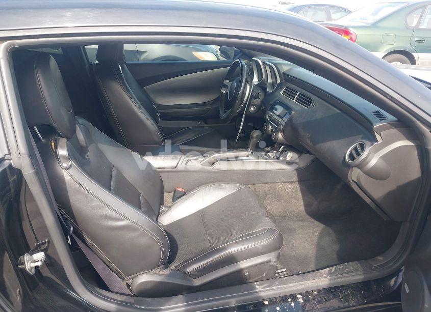 Photo 5 of 2011 Chevrolet Camaro 2LT (VIN 2G1FC1ED3B9190817)