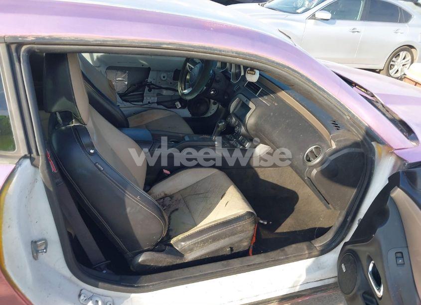 Photo 5 of 2011 Chevrolet Camaro 2LT (VIN 2G1FC1ED5B9118436)