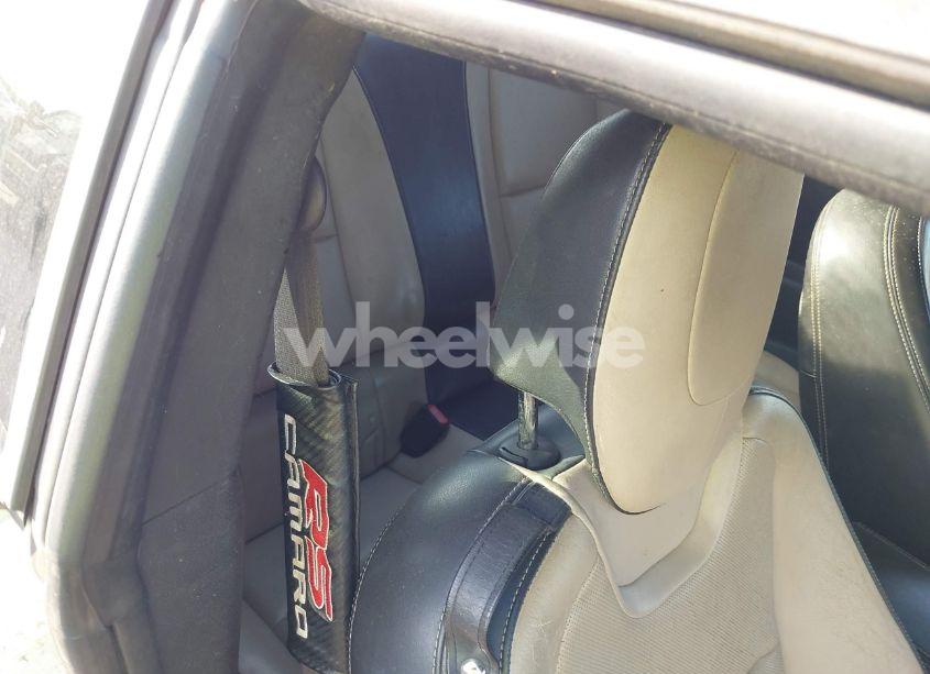 Photo 8 of 2011 Chevrolet Camaro 2LT (VIN 2G1FC1ED5B9118436)