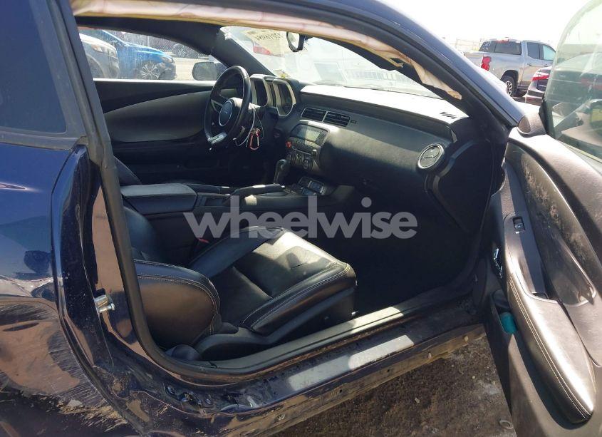 Photo 5 of 2011 Chevrolet Camaro 2LT (VIN 2G1FC1ED5B9142980)