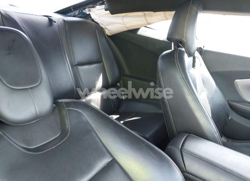 Photo 8 of 2011 Chevrolet Camaro 2LT (VIN 2G1FC1ED5B9142980)