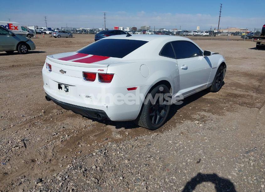 Photo 4 of 2011 Chevrolet Camaro 2LT (VIN 2G1FC1ED5B9164946)