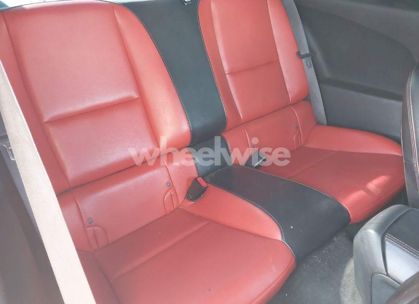 Photo 8 of 2011 Chevrolet Camaro 2LT (VIN 2G1FC1ED5B9164946)