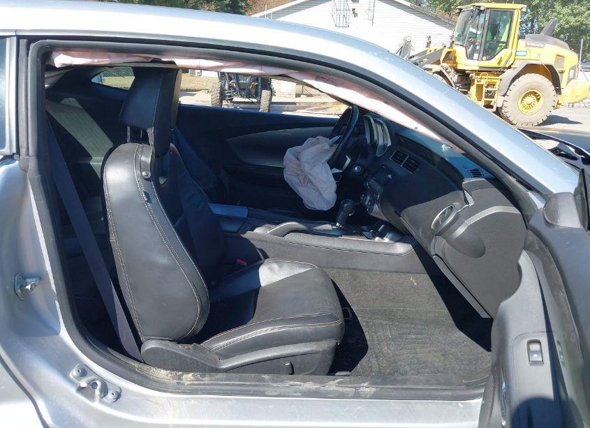 Photo 5 of 2011 Chevrolet Camaro 2LT (VIN 2G1FC1ED7B9121242)