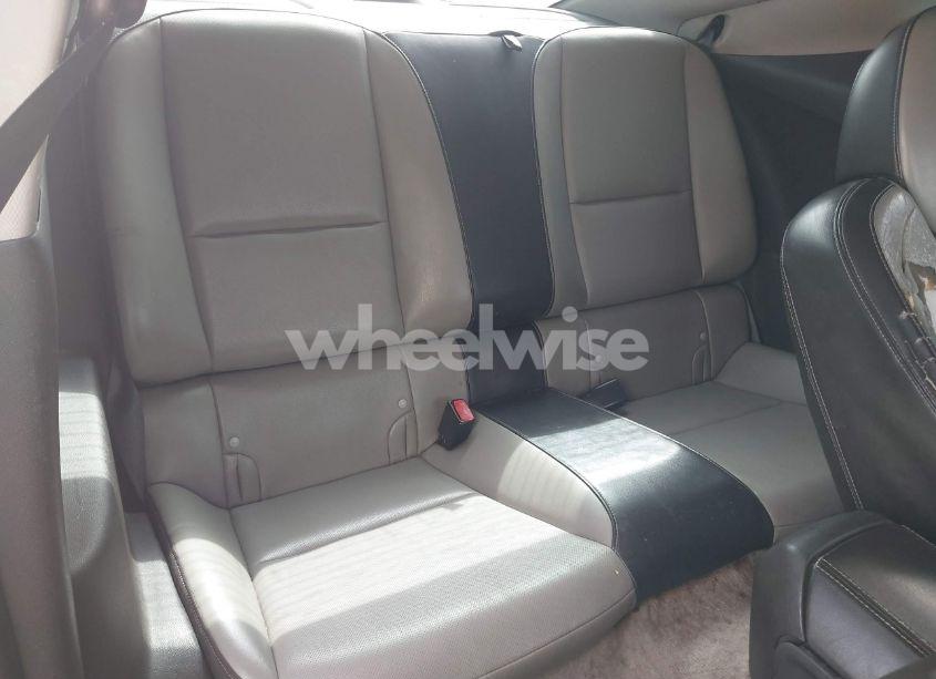 Photo 8 of 2011 Chevrolet Camaro 2LT (VIN 2G1FC1ED9B9112381)