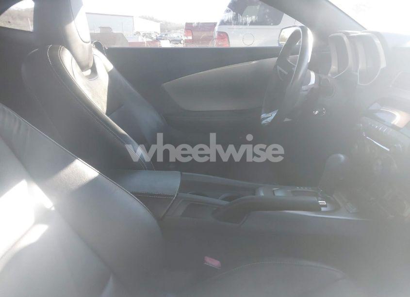 Photo 5 of 2010 Chevrolet Camaro 2LT (VIN 2G1FC1EV0A9184254)