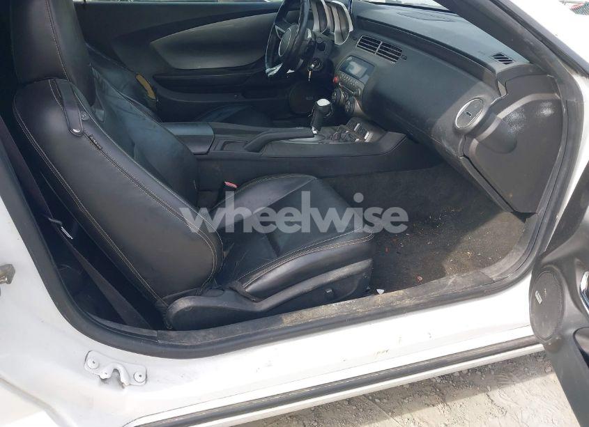 Photo 5 of 2010 Chevrolet Camaro 2LT (VIN 2G1FC1EV2A9119096)