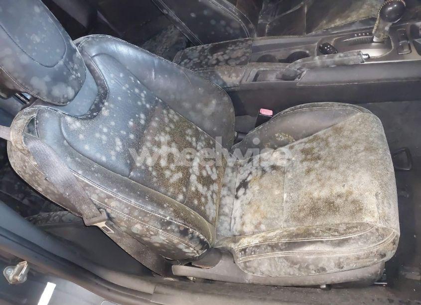 Photo 6 of 2010 Chevrolet Camaro 2LT (VIN 2G1FC1EV3A9105580)