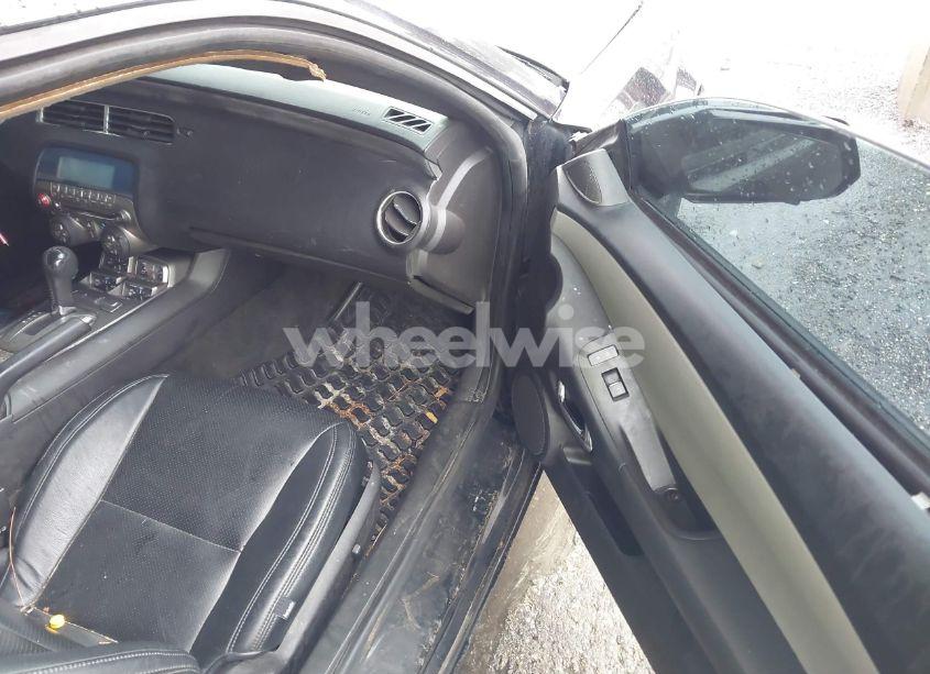 Photo 5 of 2010 Chevrolet Camaro 2LT (VIN 2G1FC1EV4A9113946)