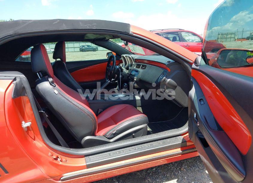 Photo 8 of 2011 Chevrolet Camaro 2LT (VIN 2G1FC3DD0B9207232)