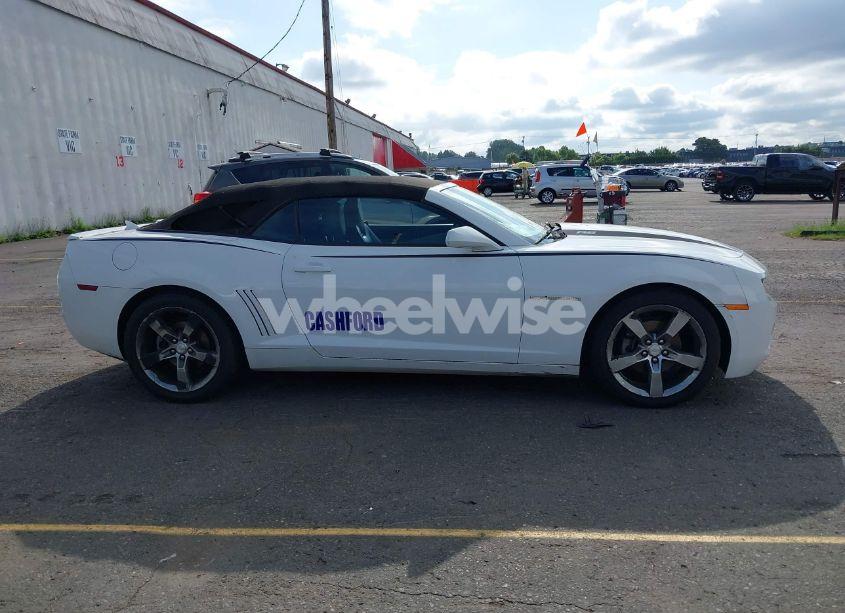Photo 13 of 2011 Chevrolet Camaro 2LT (VIN 2G1FC3DD4B9200901)
