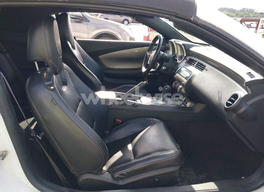 Photo 5 of 2011 Chevrolet Camaro 2LT (VIN 2G1FC3DD4B9200901)