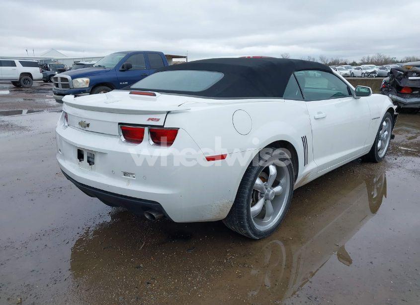 Photo 4 of 2011 Chevrolet Camaro 2LT (VIN 2G1FC3DD4B9211199)