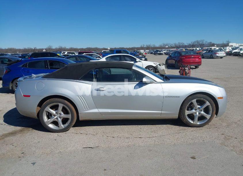 Photo 13 of 2011 Chevrolet Camaro 2LT (VIN 2G1FC3DD5B9204410)