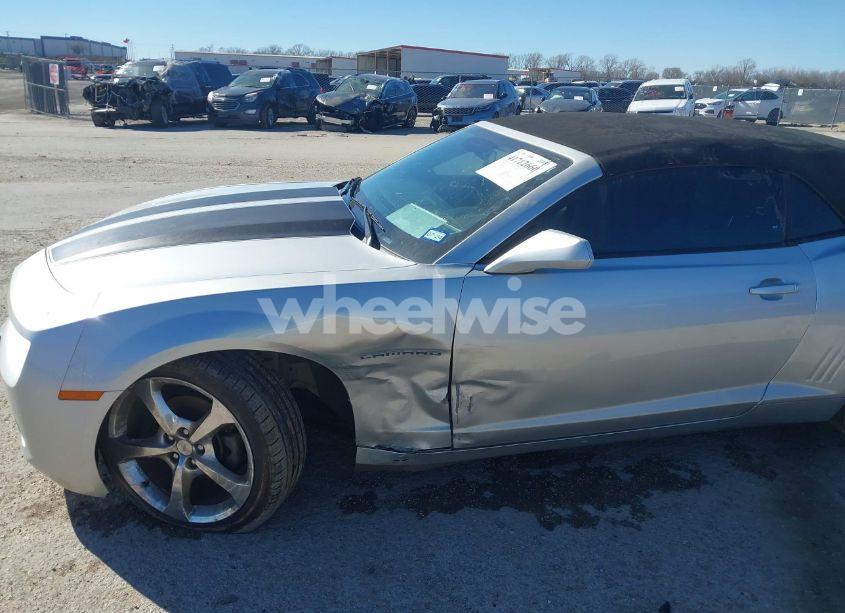 Photo 6 of 2011 Chevrolet Camaro 2LT (VIN 2G1FC3DD5B9204410)