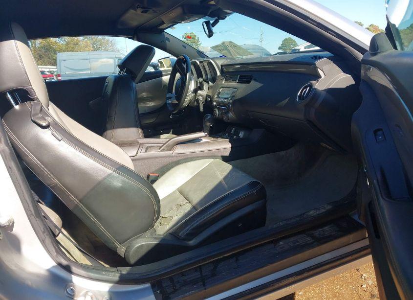 Photo 5 of 2011 Chevrolet Camaro 2LT (VIN 2G1FC3DD7B9181678)