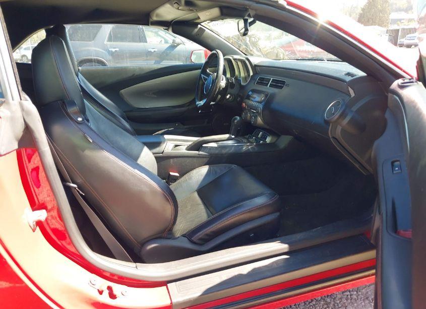 Photo 5 of 2011 Chevrolet Camaro 2LT (VIN 2G1FC3DD8B9186565)