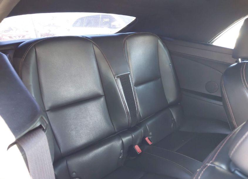 Photo 8 of 2011 Chevrolet Camaro 2LT (VIN 2G1FC3DD8B9186565)