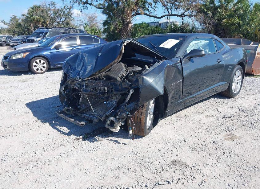 Photo 2 of 2015 Chevrolet Camaro 1LT (VIN 2G1FD1E31F9225915)