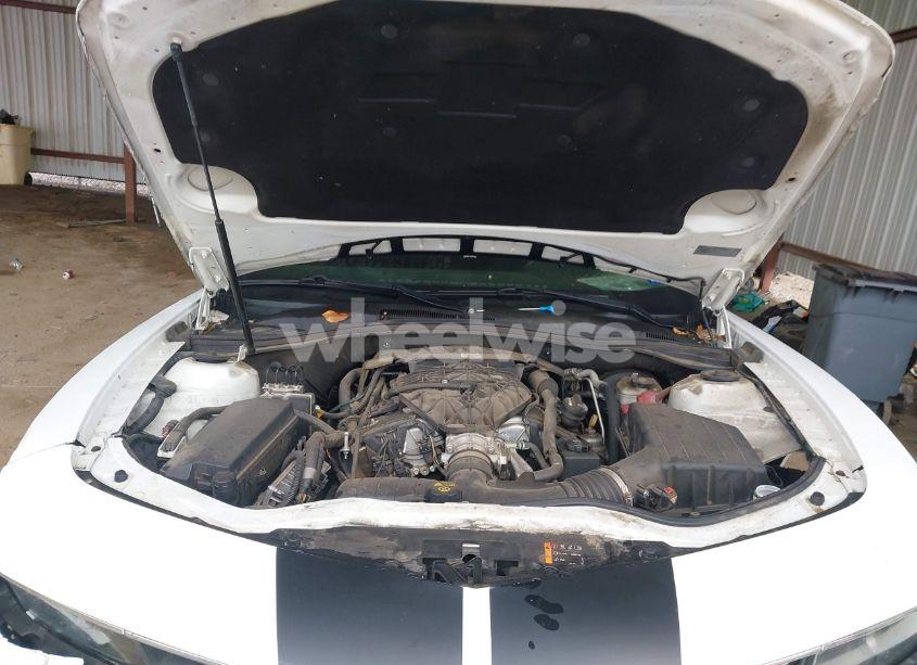 Photo 10 of 2015 Chevrolet Camaro 1LT (VIN 2G1FD1E32F9310570)