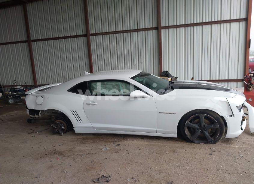 Photo 13 of 2015 Chevrolet Camaro 1LT (VIN 2G1FD1E32F9310570)