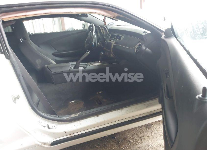 Photo 5 of 2015 Chevrolet Camaro 1LT (VIN 2G1FD1E32F9310570)