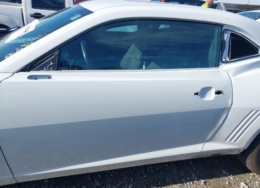 Photo 15 of 2015 Chevrolet Camaro 1LT (VIN 2G1FD1E33F9305409)