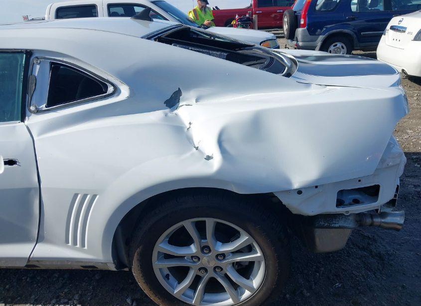 Photo 6 of 2015 Chevrolet Camaro 1LT (VIN 2G1FD1E33F9305409)