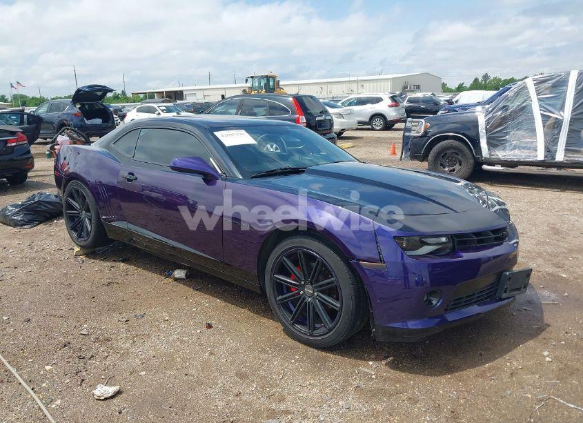 2015 Chevrolet Camaro 1LT (VIN 2G1FD1E34F9105669) main photo