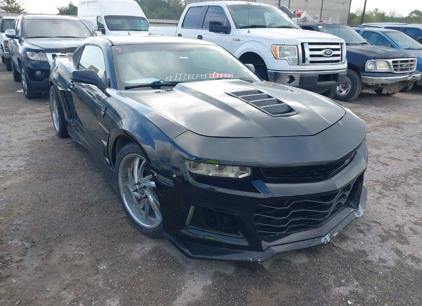 2015 Chevrolet Camaro 1LT (VIN 2G1FD1E38F9150307) main photo