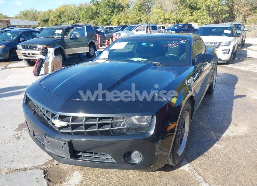 Photo 2 of 2013 Chevrolet Camaro 1LS (VIN 2G1FE1E32D9115367)