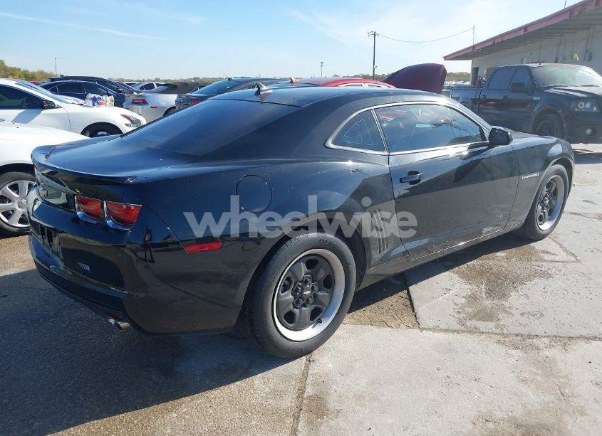 Photo 4 of 2013 Chevrolet Camaro 1LS (VIN 2G1FE1E32D9115367)