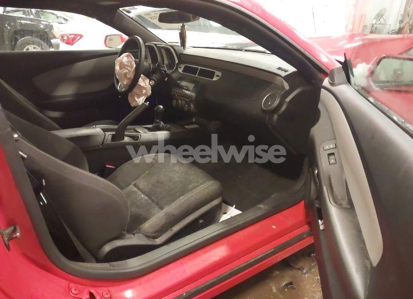 Photo 5 of 2014 Chevrolet Camaro 1LS (VIN 2G1FE1E32E9311620)