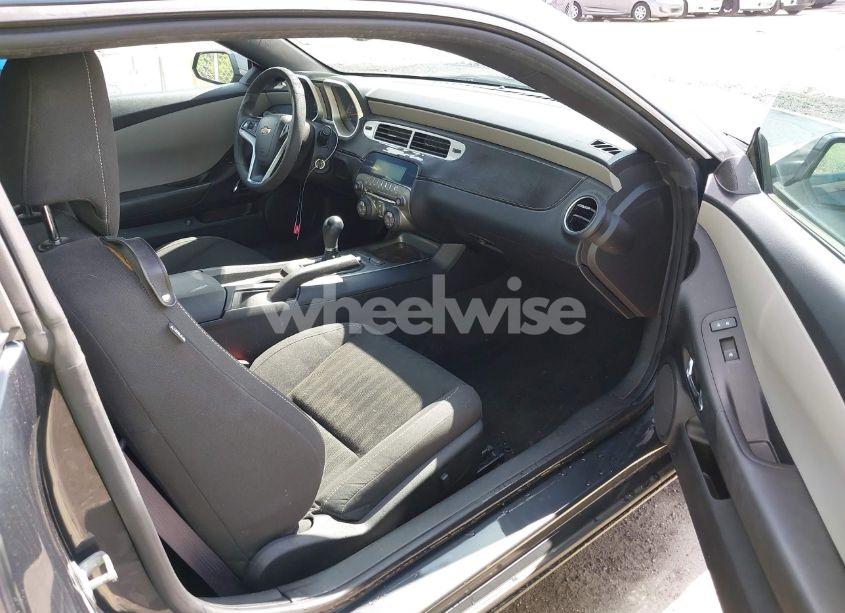 Photo 5 of 2013 Chevrolet Camaro 1LS (VIN 2G1FE1E33D9174332)