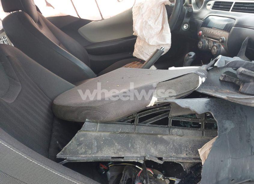 Photo 5 of 2014 Chevrolet Camaro 1LS (VIN 2G1FE1E36E9183124)