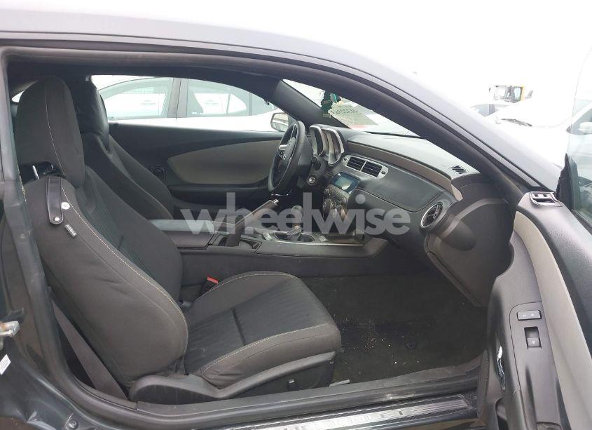 Photo 5 of 2013 Chevrolet Camaro 1LS (VIN 2G1FE1E38D9141326)