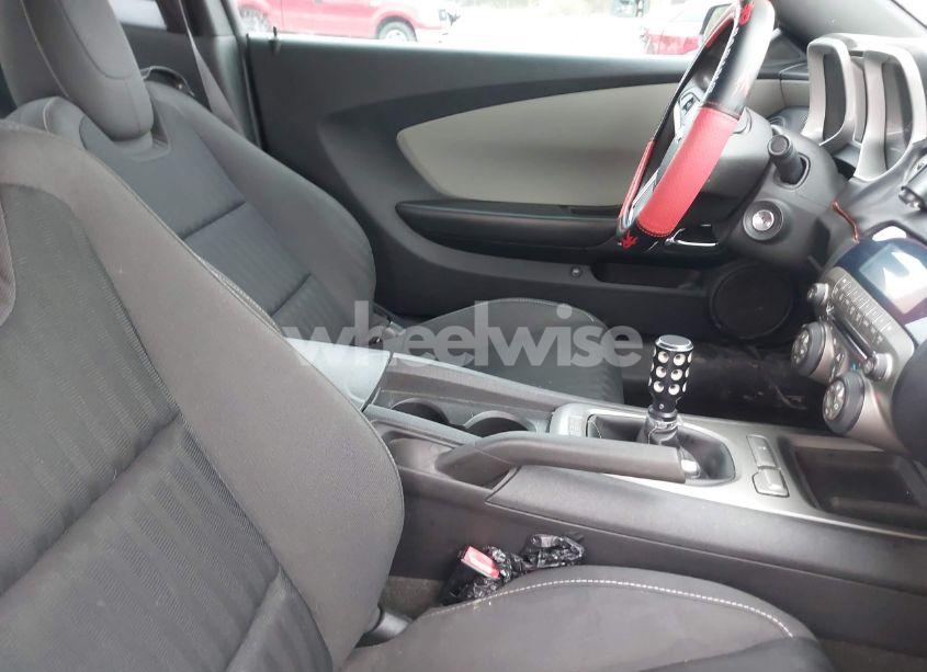 Photo 5 of 2014 Chevrolet Camaro 1LS (VIN 2G1FE1E39E9248080)