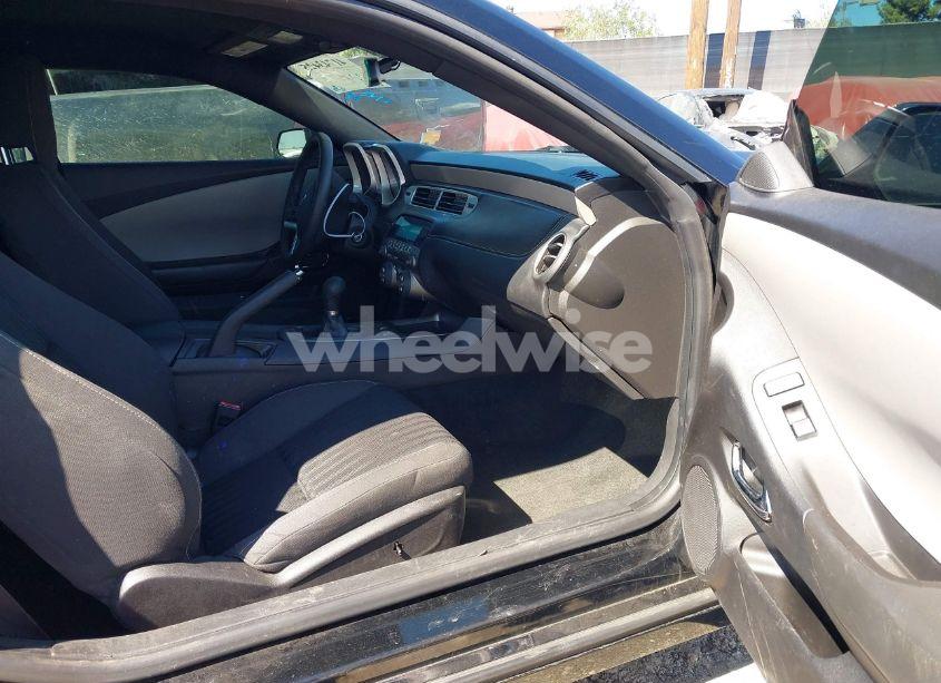 Photo 5 of 2014 Chevrolet Camaro 1LS (VIN 2G1FE1E3XE9276910)