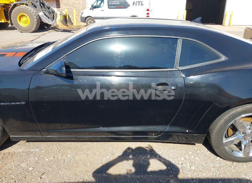 Photo 14 of 2015 Chevrolet Camaro 2LT (VIN 2G1FE1E3XF9242337)