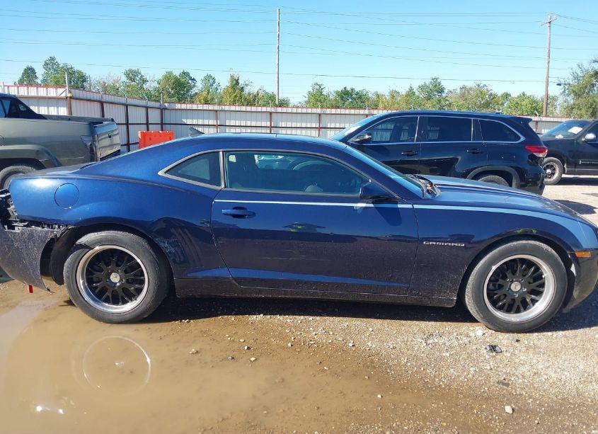 Photo 13 of 2011 Chevrolet Camaro 1LS (VIN 2G1FE1ED0B9143688)